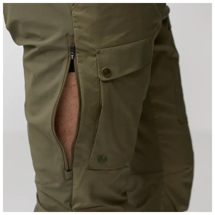 Abisko_Hybrid_Trail_Trousers_M_12200164-625_G_MODEL_0203.jpg Abisko Hybrid Trail Trousers M