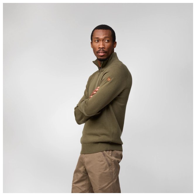 Ovik_Lite_Half_Zip_M_12600305-625_E_MODEL_0322.jpg Övik Lite Half Zip M