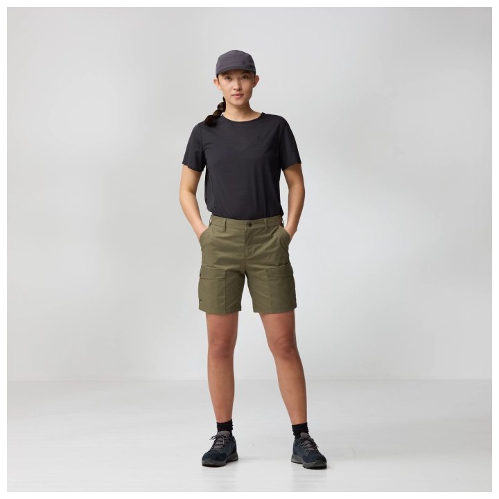 Abisko_Hybrid_Trail_Shorts_W_14200200-625_J_MODEL_0751.jpg Abisko Hybrid Trail Shorts W