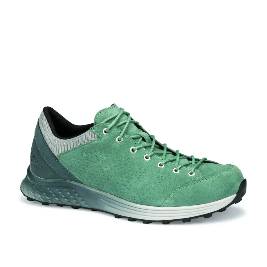 300501_494603_001.jpg Cliffside Lady GTX