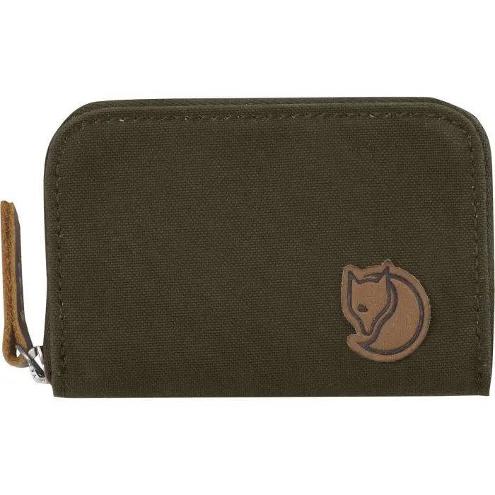 Zip_Card_Holder_24218-633_A_MAIN_FJR.jpg Farbe: 633 Dark Olive - Zip Card Holder