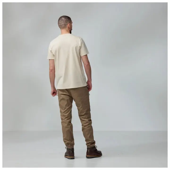 Fjallraven_Heavy_Classic_T-Shirt_M_12600232-113_D_MODEL_0590.jpg Fjällräven Heavy Classic T-shirt M