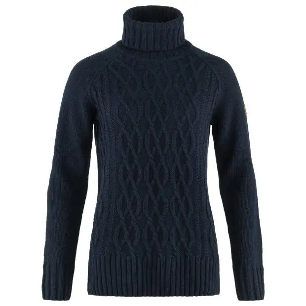 Ovik_Cable_Knit_Roller_Neck_W_84793-555_A_MAIN_FJR.jpg Farbe: 555 - Dark Navy - Övik Cable Knit Roller Neck W