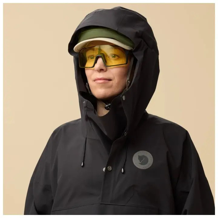 Hoja_Rain_Poncho_13500017-550_K_MODEL_0274.jpg Hoja Rain Poncho