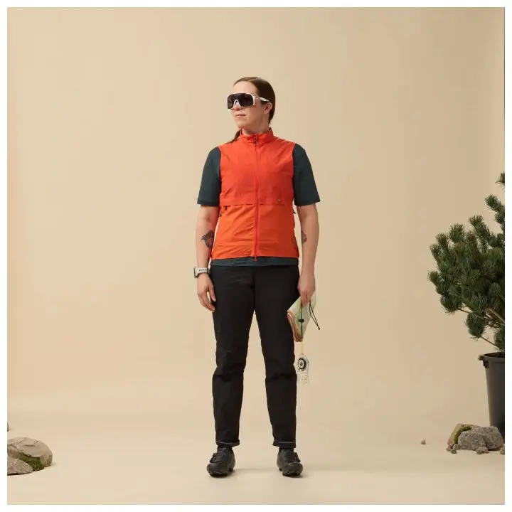 Hoja_Adventure_Vest_W_14500154-214_C_MODEL_1468.jpg Hoja Adventure Vest W