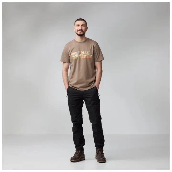 Multicolor_Logo_T-shirt_M_12600268-244_C_MODEL_0046.jpg Multicolor Logo T-Shirt M