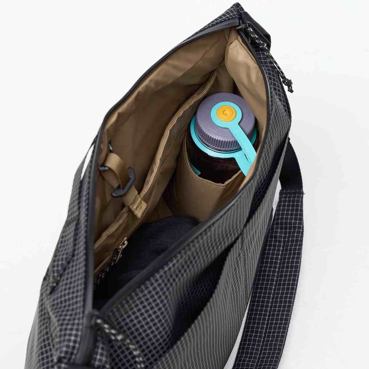 High Coast Pro Shoulder Bag