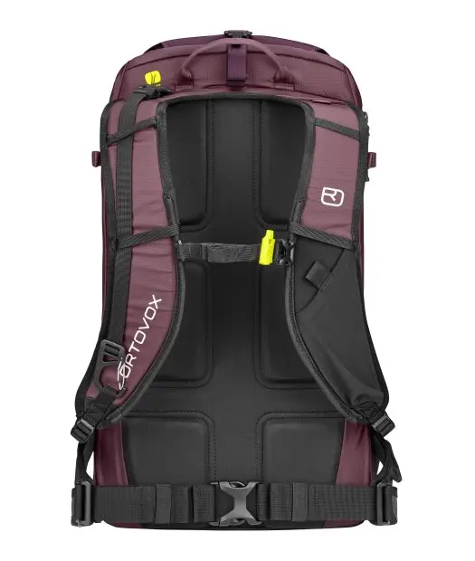 46866-34501-RAVINE_32_S_winetasting-B-02.jpg Ravine 32 S