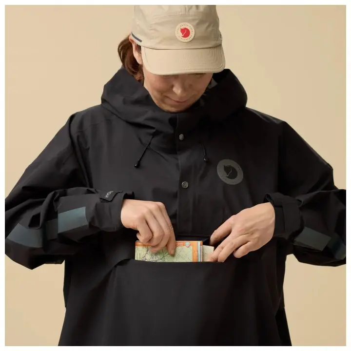 Hoja_Rain_Poncho_13500017-550_P_MODEL_0129.jpg Hoja Rain Poncho