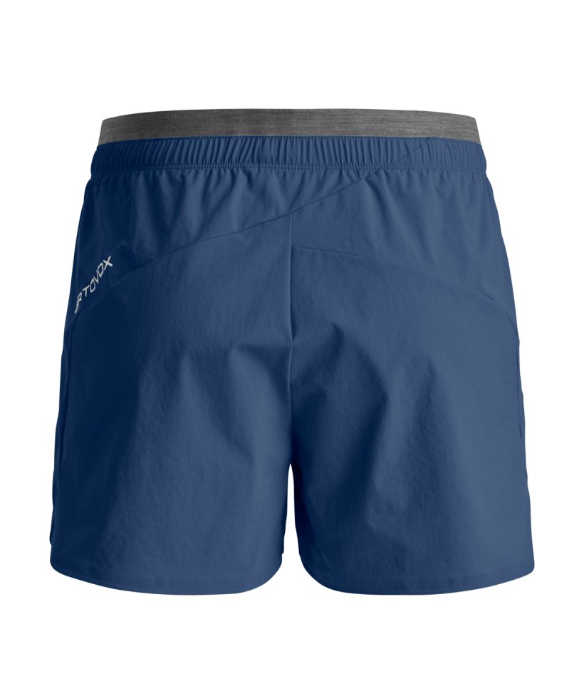 Trace Shorts W