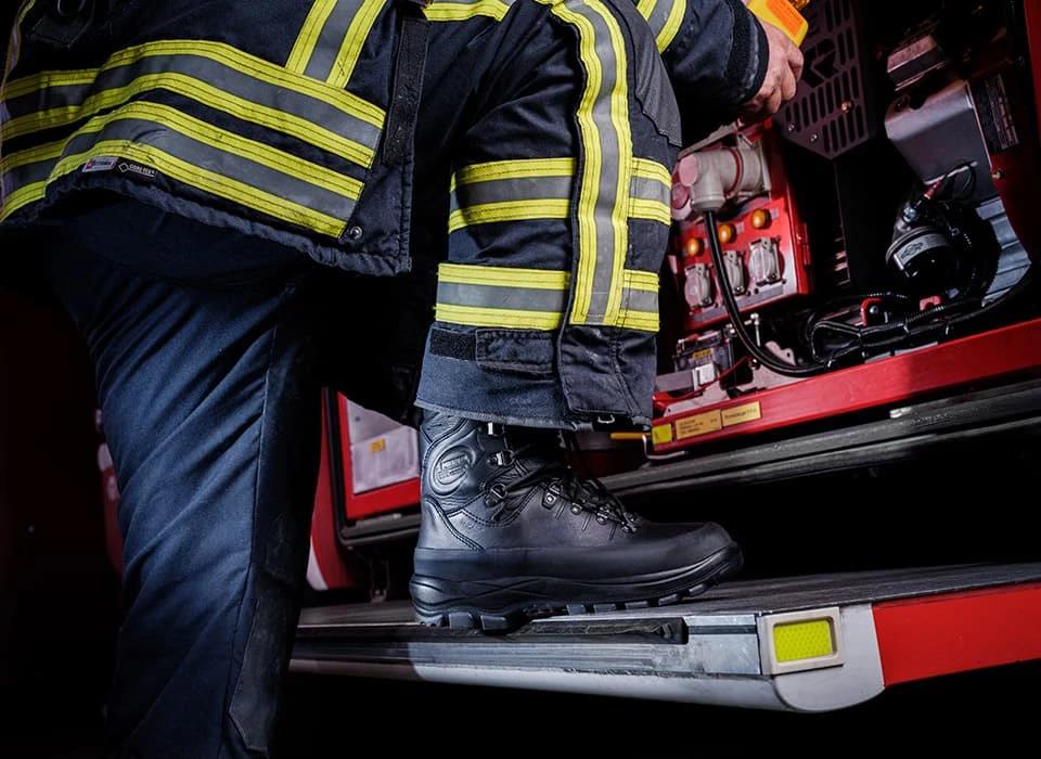 Behördenschuhe von Meindl vom Würzburger-Sportversand